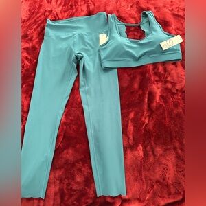 Ellie NEW Aqua Teal Activewear Set - Sports Bra & Leggings scallop edges. M/L